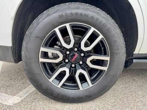 Used 2023 GMC Yukon AT4 w/ AT4 Premium Plus Package AWD/4WD image 33