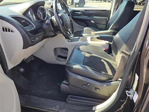 Certified 2019 Dodge Grand Caravan SXT FWD image 27