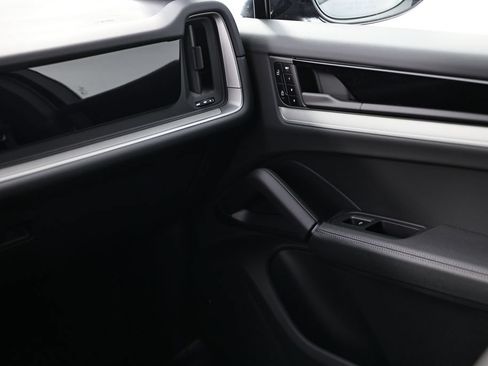 New 2026 Porsche Cayenne Coupe AWD/4WD image 23