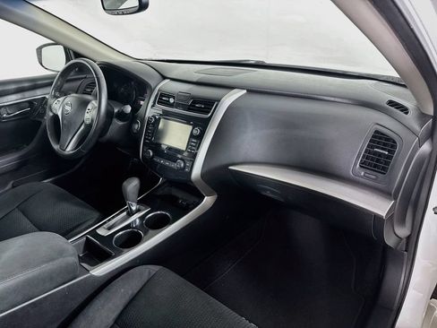 Used 2014 Nissan Altima 2.5 SV w/ Convenience Package FWD image 30