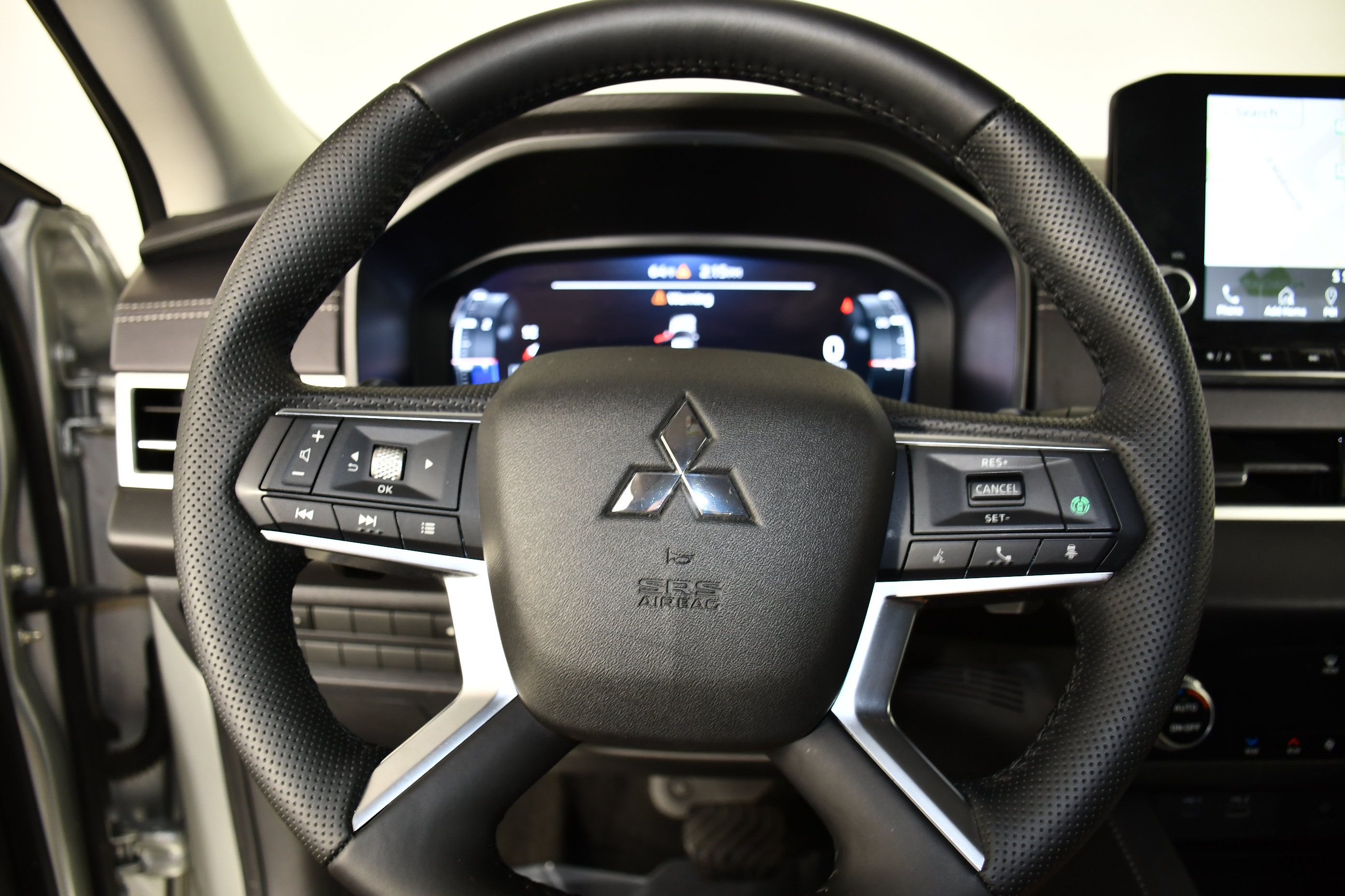 Used 2024 Mitsubishi Outlander SEL AWD/4WD image 18