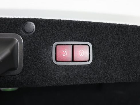 Used 2020 Mercedes-Benz S 560 4MATIC Sedan image 33