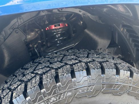 Used 2016 Toyota Tacoma TRD Sport w/ Premium & Technology Package image 8