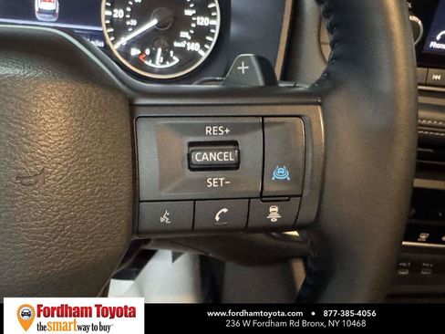 Used 2025 Nissan Rogue SV AWD/4WD image 22