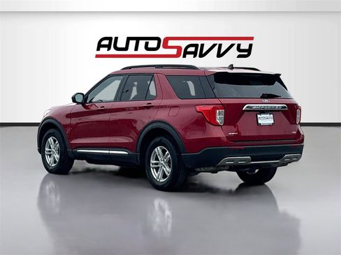 Used 2022 Ford Explorer XLT w/ Equipment Group 202A image 5