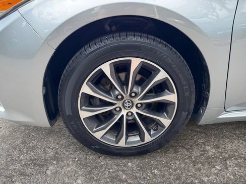 Used 2018 Toyota Avalon XLE Premium w/ Carpet Mat Package FWD image 14