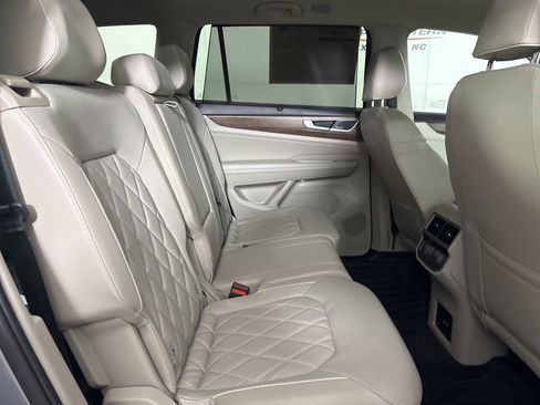 Used 2024 Volkswagen Atlas SEL Premium R-Line image 26