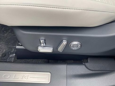 New 2026 Lincoln Nautilus Reserve image 13