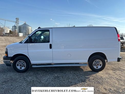 Used 2024 GMC Savana 2500 w/ Driver Convenience Package image 2