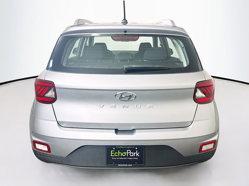 Used 2024 Hyundai Venue SEL image 7