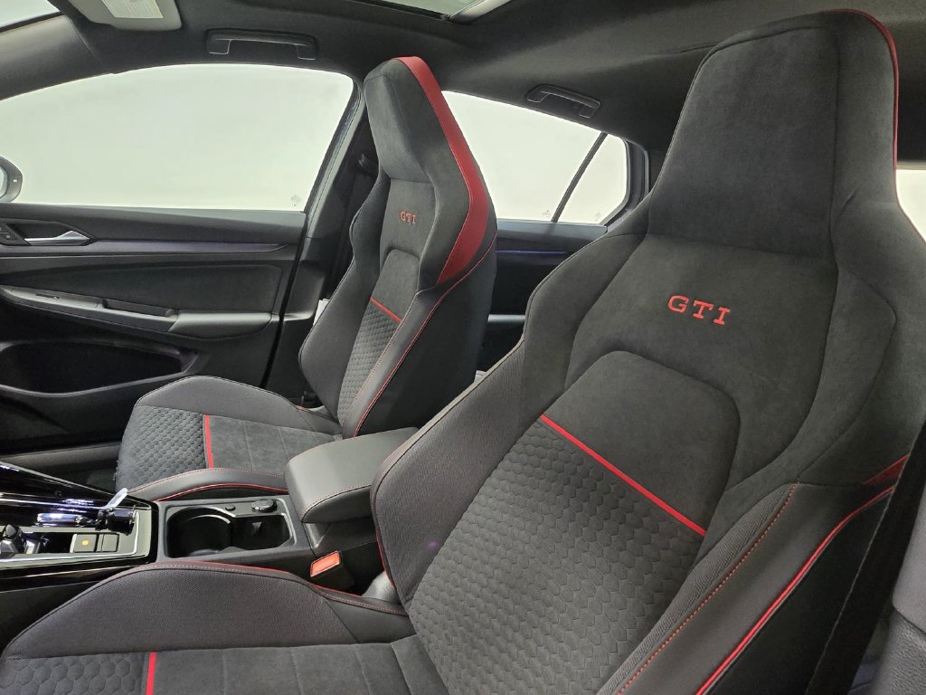 New 2026 Volkswagen GTI SE FWD image 20