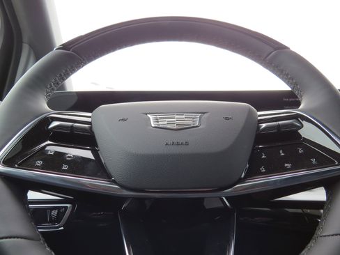 New 2026 Cadillac Optiq Sport 2 w/ LPO, Floor Liner Package image 34