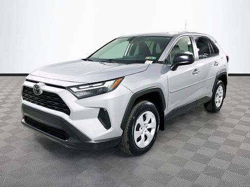 Used 2024 Toyota RAV4 LE AWD/4WD image 3