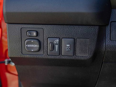 Used 2015 Toyota RAV4 LE image 21