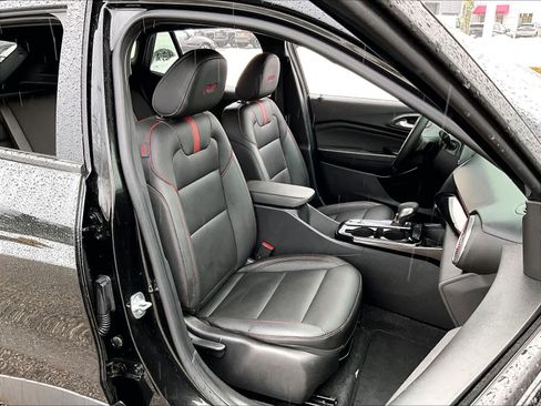 Used 2024 Chevrolet Trax RS w/ Driver Confidence Package image 11