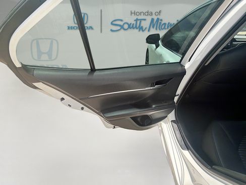 Used 2022 Toyota Camry SE w/ Convenience Package FWD image 24