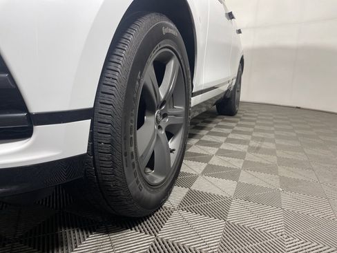 Used 2025 Land Rover Range Rover Velar Dynamic SE image 34