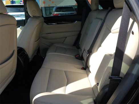 Used 2018 Cadillac XT5 FWD image 26