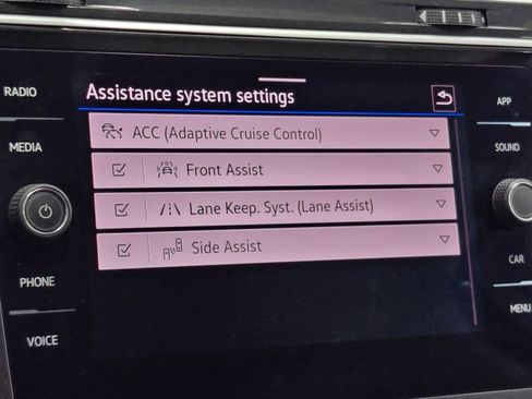 Used 2024 Volkswagen Tiguan SE AWD/4WD image 38