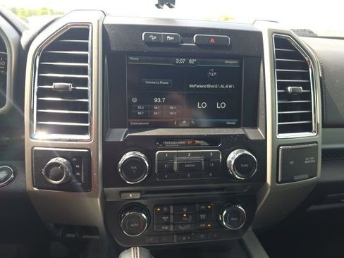 Used 2015 Ford F150 Lariat image 19