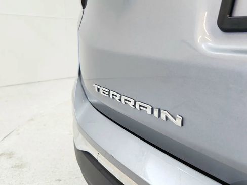 Used 2023 GMC Terrain SLT image 17