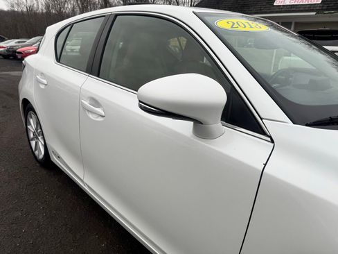 Used 2013 Lexus CT 200h w/ Premium Pkg w/Navigation image 11