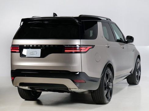New 2026 Land Rover Discovery Dynamic SE image 2