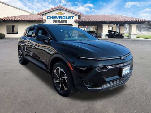 New 2026 Chevrolet Equinox EV LT image 2