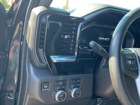 Used 2025 GMC Sierra 1500 SLT AWD/4WD image 21