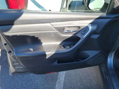 Used 2016 Nissan Altima 2.5 SL w/ 2.5 Technology Package image 9