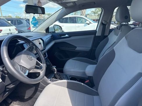 Used 2022 Volkswagen Taos SE image 15