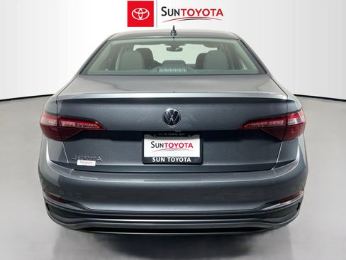 Used 2024 Volkswagen Jetta S image 5