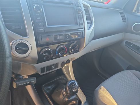 Used 2013 Toyota Tacoma 4x4 Access Cab w/ SR5 Pkg image 16