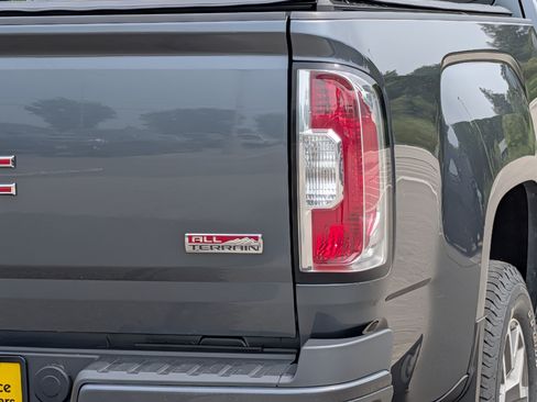 Used 2015 GMC Canyon SLE w/ All-Terrain Package AWD/4WD image 10