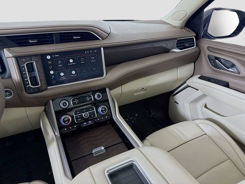 Used 2022 GMC Yukon Denali AWD/4WD image 24