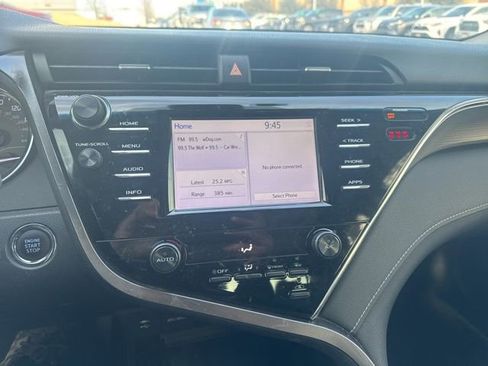 Used 2018 Toyota Camry SE image 10