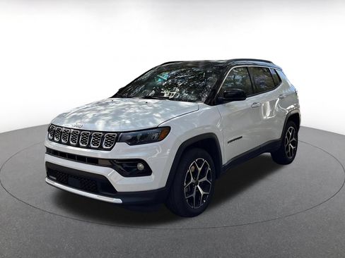 Used 2025 Jeep Compass Limited AWD/4WD image 3