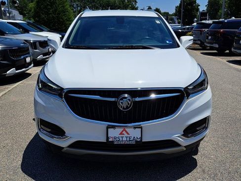 Used 2020 Buick Enclave Essence w/ Sound and Sites Package FWD image 3