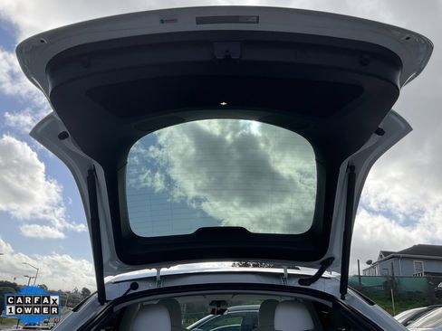 Used 2021 Tesla Model Y Long Range image 9