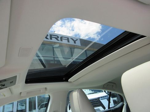 Used 2025 Lexus ES 300h w/ Luxury Package FWD image 17