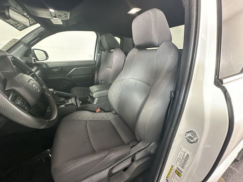 Used 2025 Toyota Tacoma SR image 15