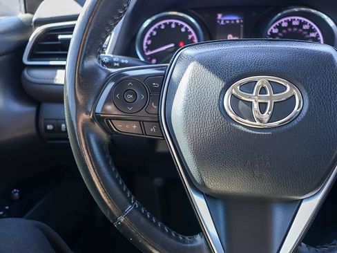 Used 2020 Toyota Camry SE image 14