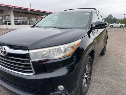 Used 2016 Toyota Highlander XLE image 10