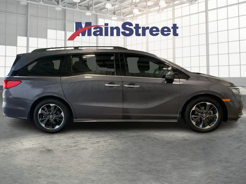 Used 2023 Honda Odyssey Elite image 6