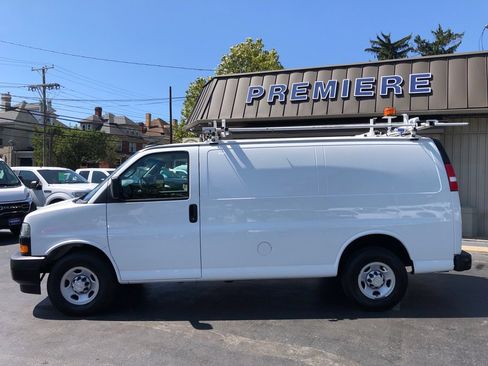 Used 2018 Chevrolet Express 2500 w/ Driver Convenience Package image 2