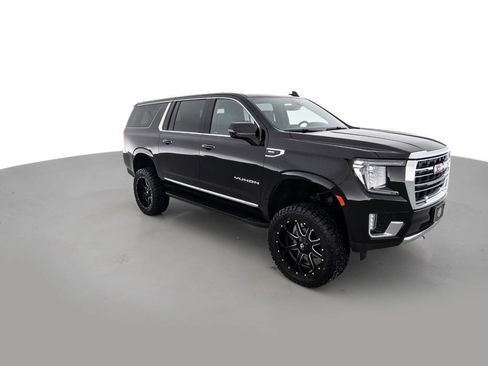Used 2022 GMC Yukon XL SLT w/ SLT Luxury Package image 3