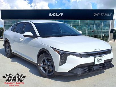 New 2025 Kia K4 LXS