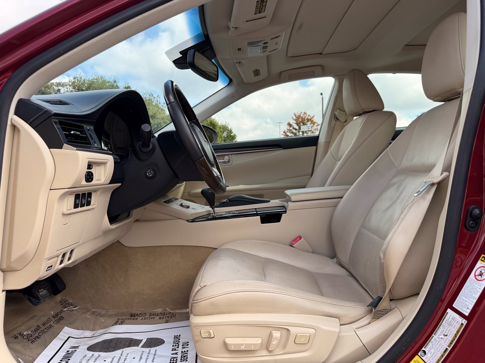 Used 2015 Lexus ES 350 w/ Ultra Luxury Package FWD image 14