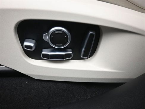 Used 2021 Jaguar F-PACE S image 31