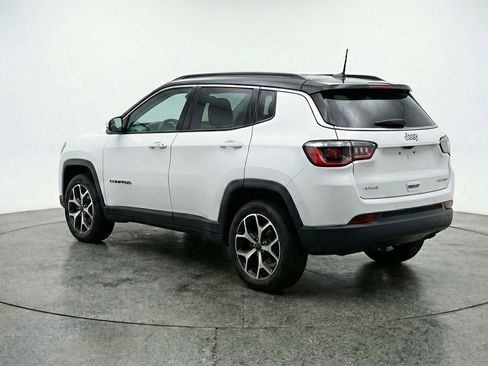 Used 2025 Jeep Compass Limited image 6